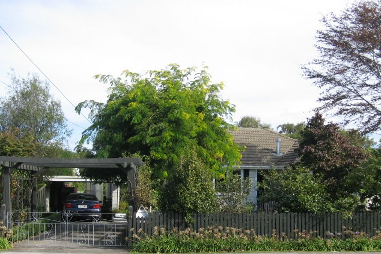 Photo of property in 4 Bathurst Street, Silverstream, Upper Hutt, 5019