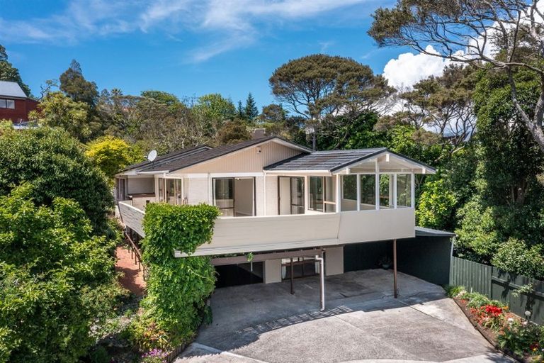 Photo of property in 17 Kororo Street, Northcote, Auckland, 0627