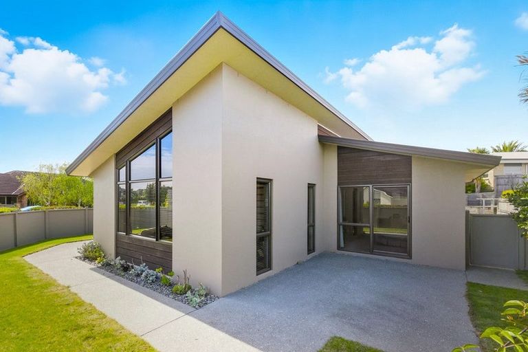 Photo of property in 2 Cadastral Court, Paraparaumu, 5032