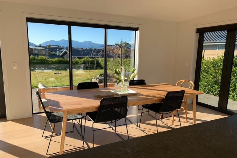 Photo of property in 32 Niger Street, Wanaka, 9305