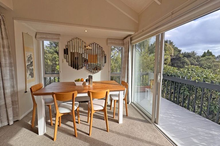 Photo of property in 8 Langstone Place, Chatswood, Auckland, 0626