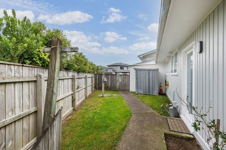 Photo of property in 22f3 Park Avenue, Titahi Bay, Porirua, 5022