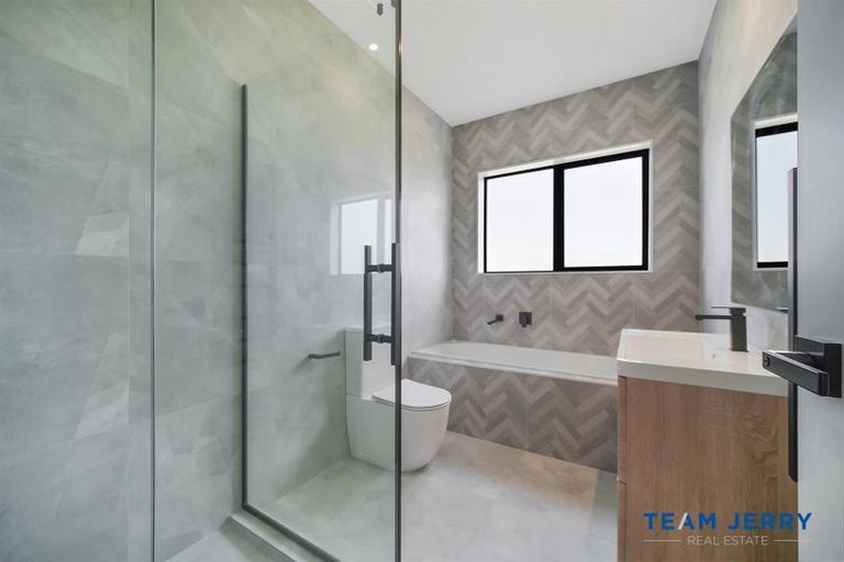 Photo of property in 25 Huringa Road, Karaka, 2113