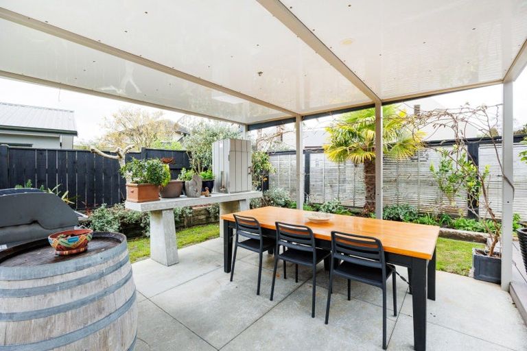 Photo of property in 23 Abby Road, Fitzherbert, Palmerston North, 4410