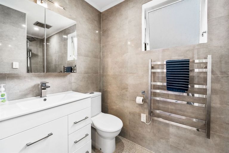 Photo of property in 3/19 Bishopgate Street, Birkdale, Auckland, 0626