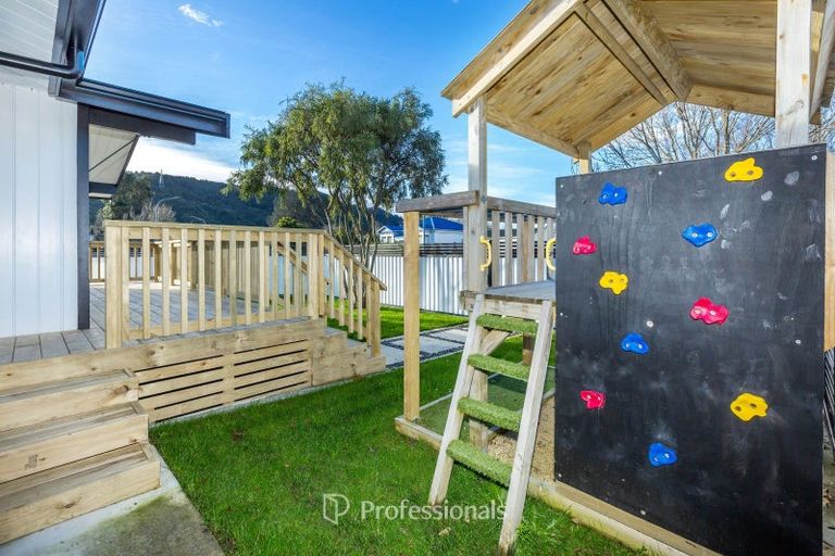 Photo of property in 99 Gibbons Street, Ebdentown, Upper Hutt, 5018