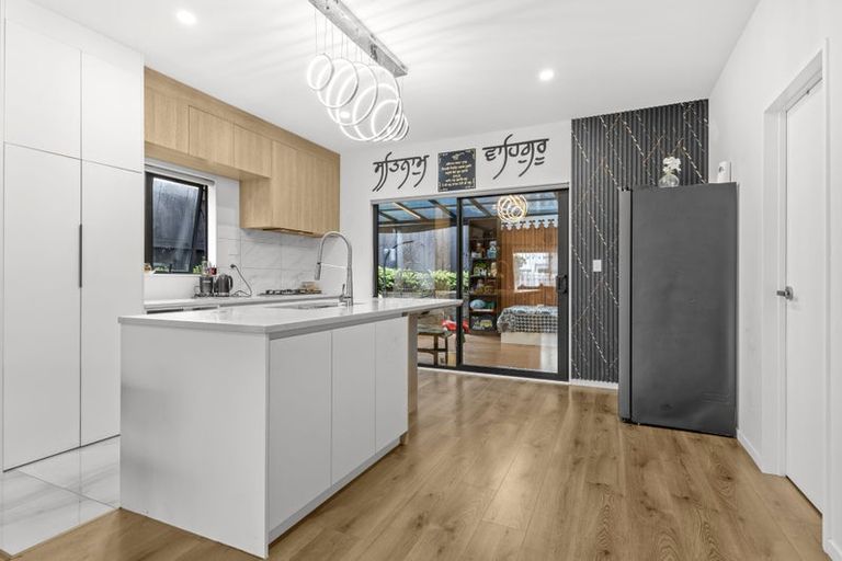 Photo of property in 36a Crestview Rise, Papakura, 2110