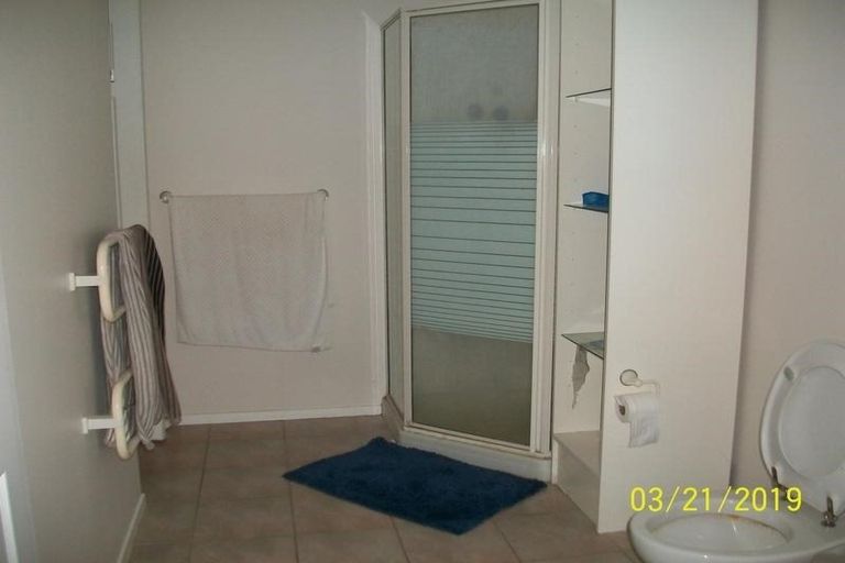 Photo of property in 9a Metric Place, Te Atatu South, Auckland, 0610