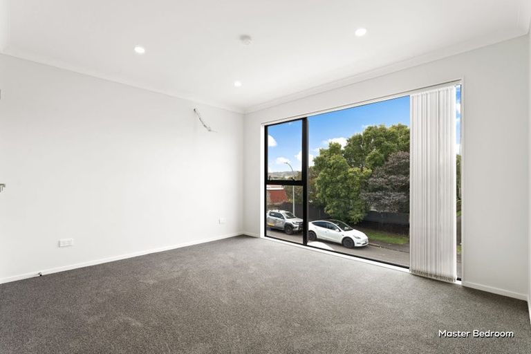 Photo of property in 13 Lipton Grove, Opaheke, Papakura, 2113