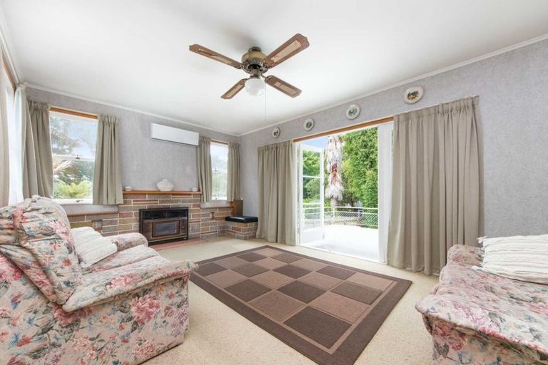 Photo of property in 40 Lowtherhurst Road, Massey, Auckland, 0614