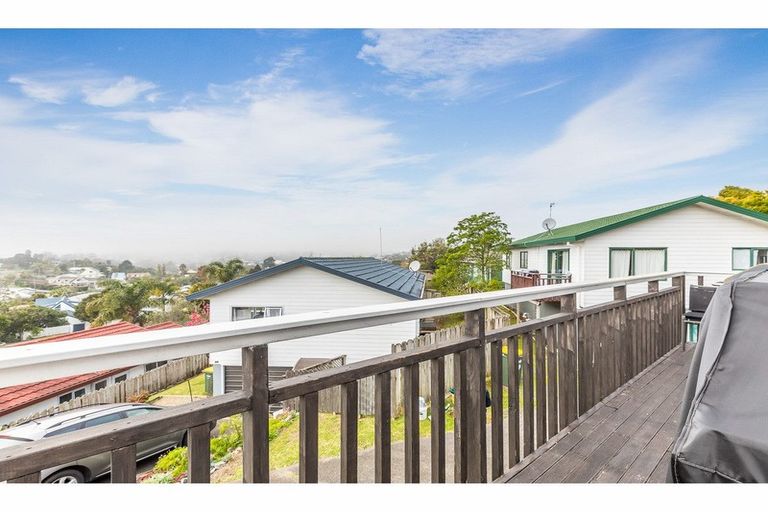 Photo of property in 12a Jean Place, Stanmore Bay, Whangaparaoa, 0932
