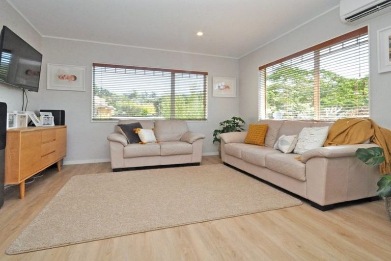 Photo of property in 22a Greta Place, Stanmore Bay, Whangaparaoa, 0932