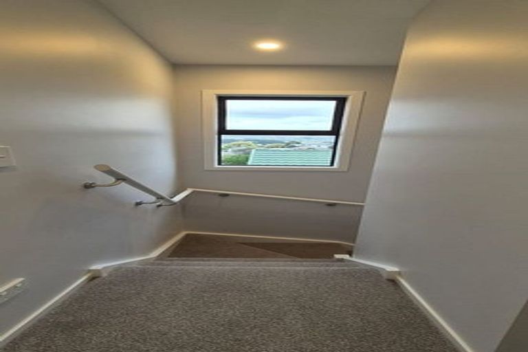 Photo of property in 6 Woodcarver Lane, Titahi Bay, 5022