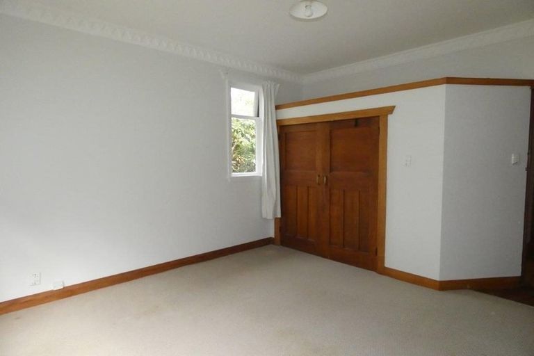 Photo of property in 27a Sydenham Street, Northland, Wellington, 6012