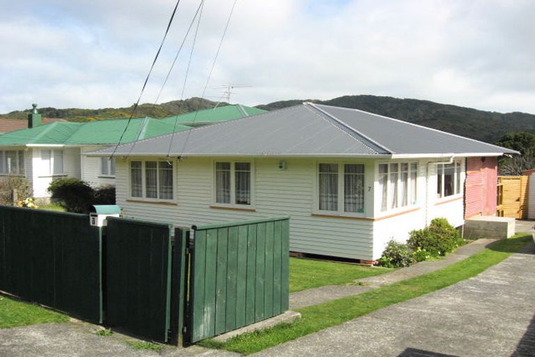 Photo of property in 7 Isabel Grove, Wainuiomata, Lower Hutt, 5014