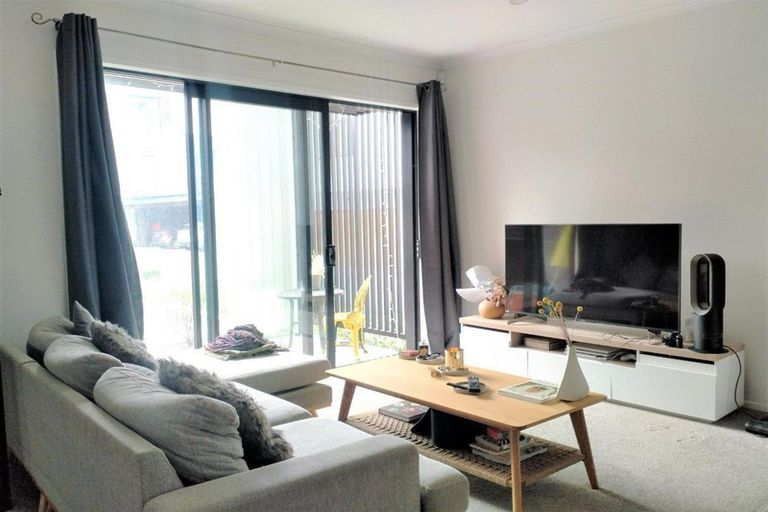 Photo of property in 66 Rangihina Road, Hobsonville, Auckland, 0616