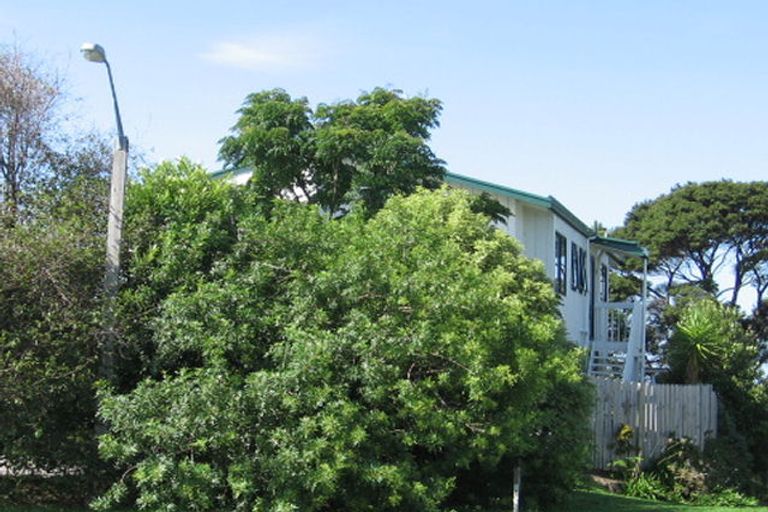 Photo of property in 2/20 Darcy Place, Massey, Auckland, 0614