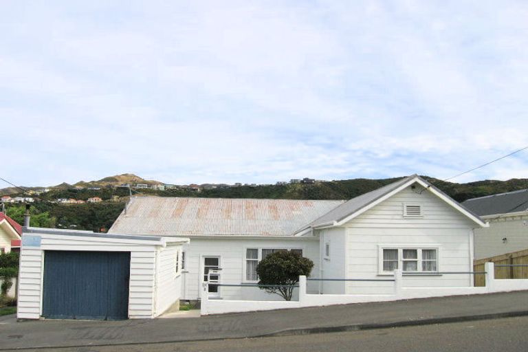 Photo of property in 84 Tiber Street, Island Bay, Wellington, 6023