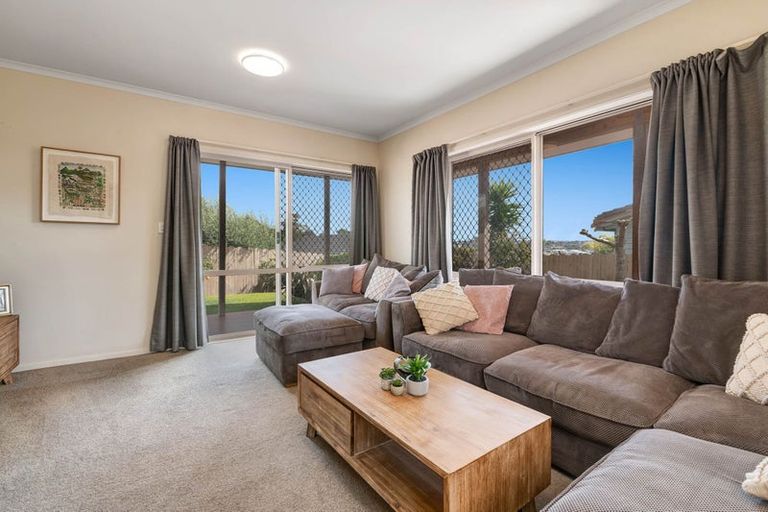 Photo of property in 4 Totara Views Drive, Red Beach, 0932