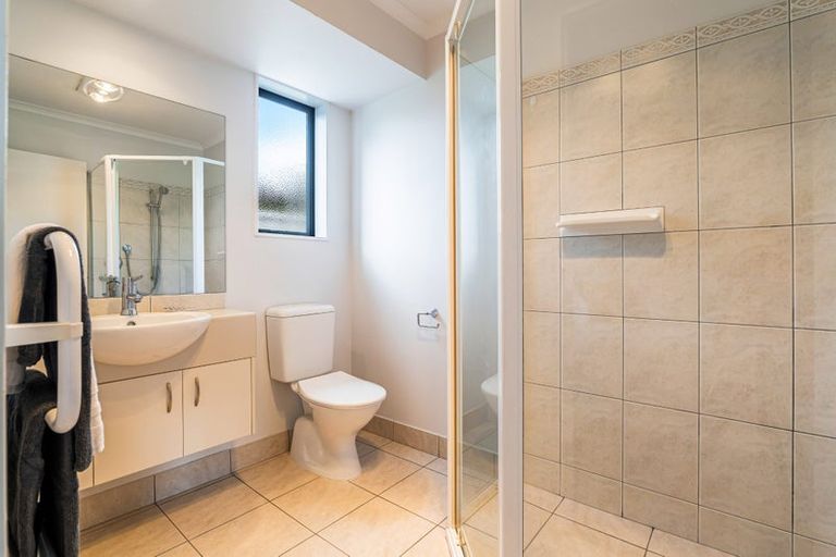 Photo of property in 20 Barbados Way, One Tree Point, 0118