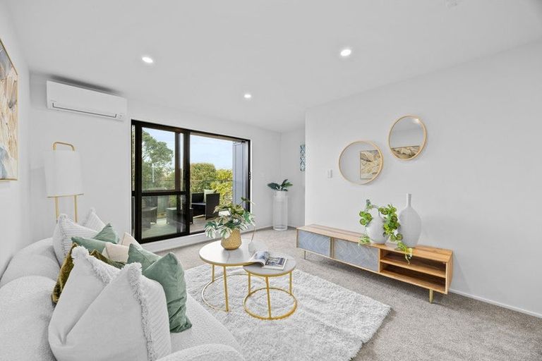 Photo of property in 9/6 Robertson Road, Ranui, Auckland, 0612