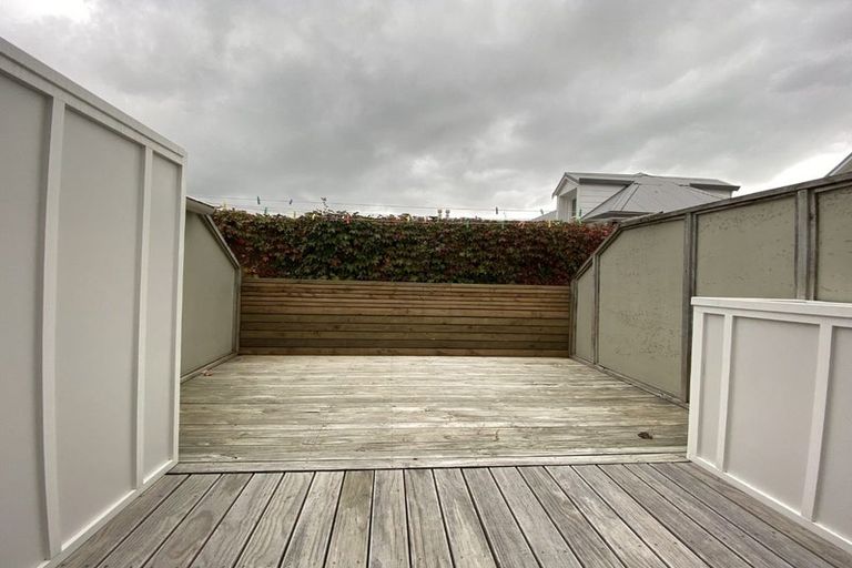 Photo of property in Pirie Street Townhouses, 22/35u Pirie Street, Mount Victoria, Wellington, 6011