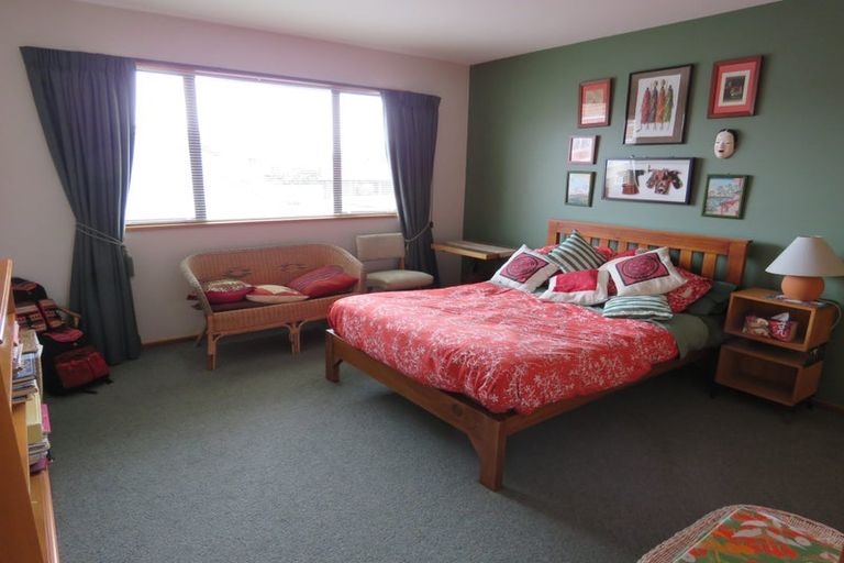 Photo of property in 7 Derenzy Place, Avonhead, Christchurch, 8042