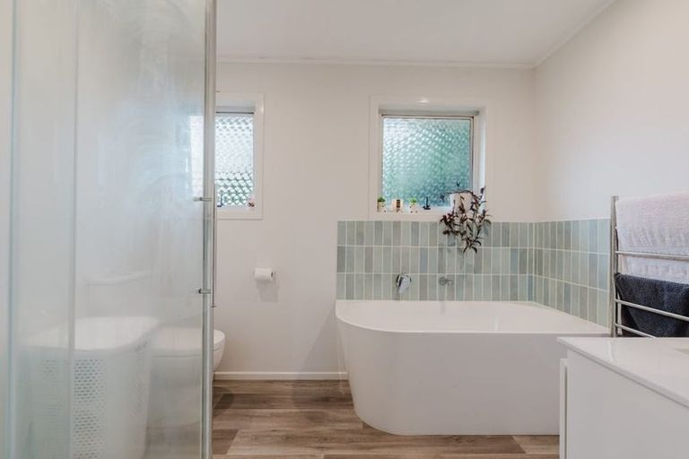 Photo of property in 54 Regent Street, Silverdale, Hamilton, 3216