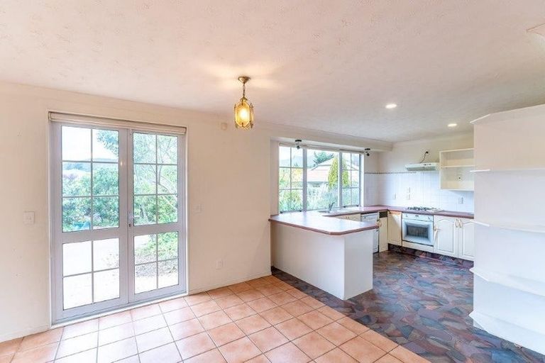 Photo of property in 22 Bearing West Court, Paraparaumu, 5032