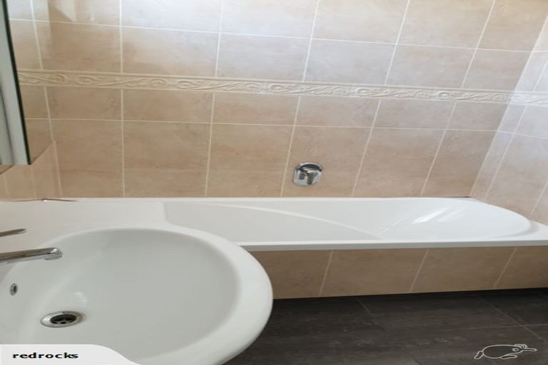 Photo of property in 333 The Parade, Island Bay, Wellington, 6023