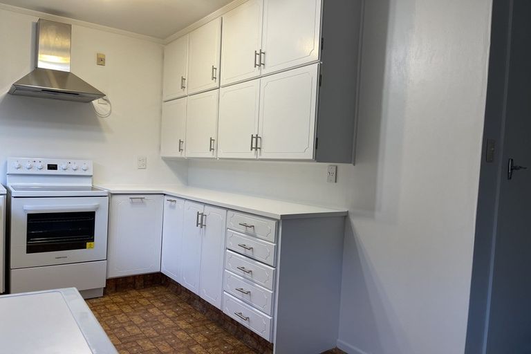 Photo of property in 6 Churton Drive, Churton Park, Wellington, 6037