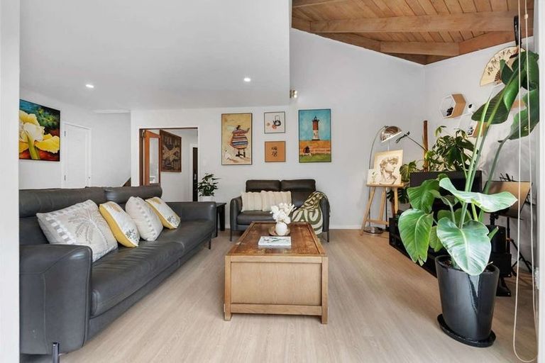 Photo of property in 1/19 Galsworthy Place, Bucklands Beach, Auckland, 2014