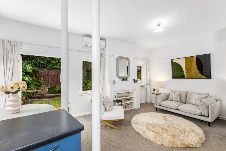 Photo of property in Hobson Flats, 4/1 Hobson Street, Pipitea, Wellington, 6011