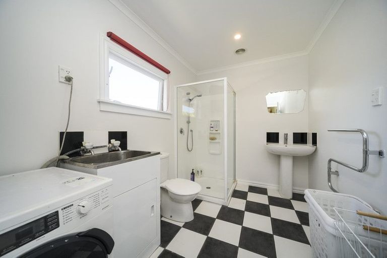 Photo of property in 84 Featherston Street, Takaro, Palmerston North, 4412