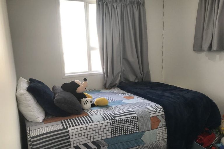 Photo of property in 40 Donovan Avenue, Massey, Auckland, 0614