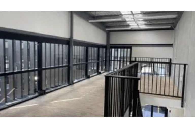 Photo of property in 24 Port Way, Rosehill, 2113