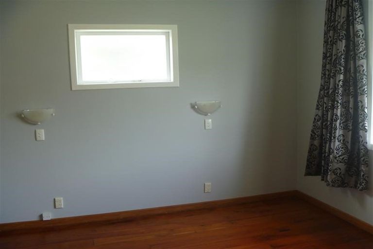 Photo of property in 70 Tukapa Street, Westown, New Plymouth, 4310