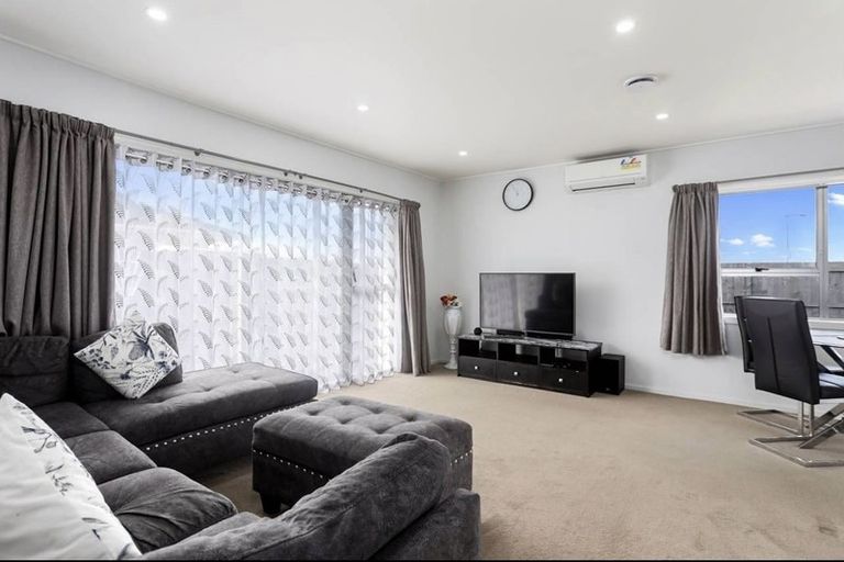 Photo of property in 1/26 Airfield Road, Takanini, 2112