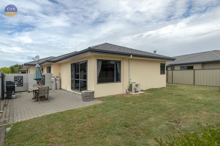 Photo of property in 14 Newbury Place, Taradale, Napier, 4112
