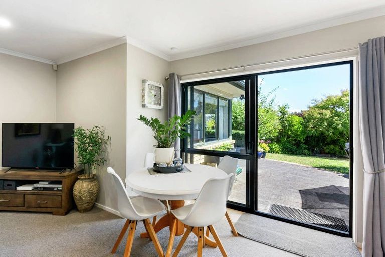 Photo of property in 4 Mullagh Place, East Tamaki Heights, Auckland, 2016