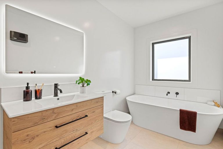 Photo of property in 37 Sullivan Avenue, Woolston, Christchurch, 8023