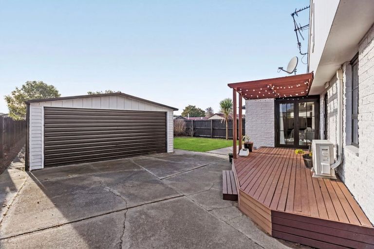 Photo of property in 24 Heathglen Avenue, Parklands, Christchurch, 8083