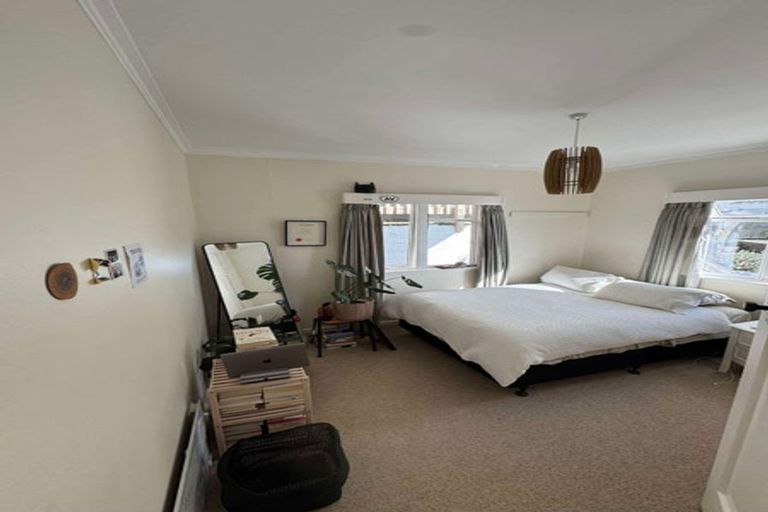 Photo of property in 122 Grafton Road, Roseneath, Wellington, 6011