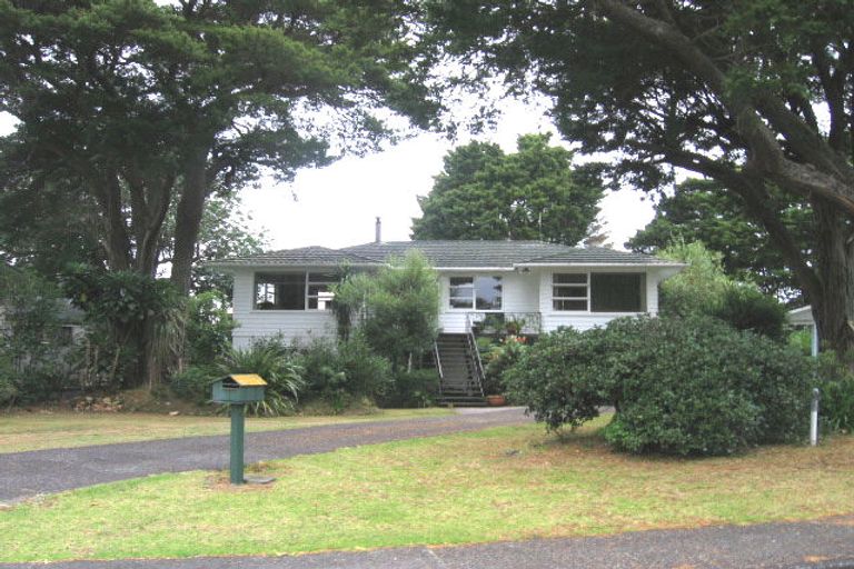 Photo of property in 12 Tudward Glade, Hillcrest, Auckland, 0627