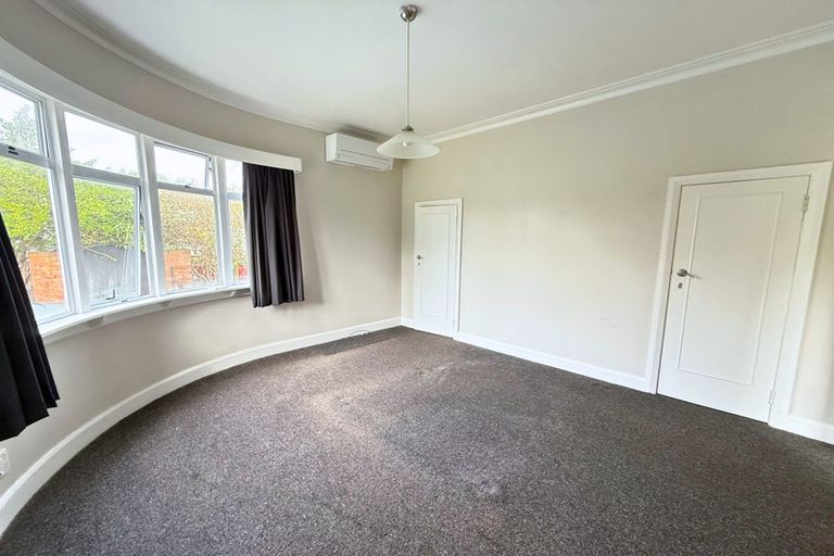 Photo of property in 11 Taranaki Street, Saint Johns Hill, Whanganui, 4501