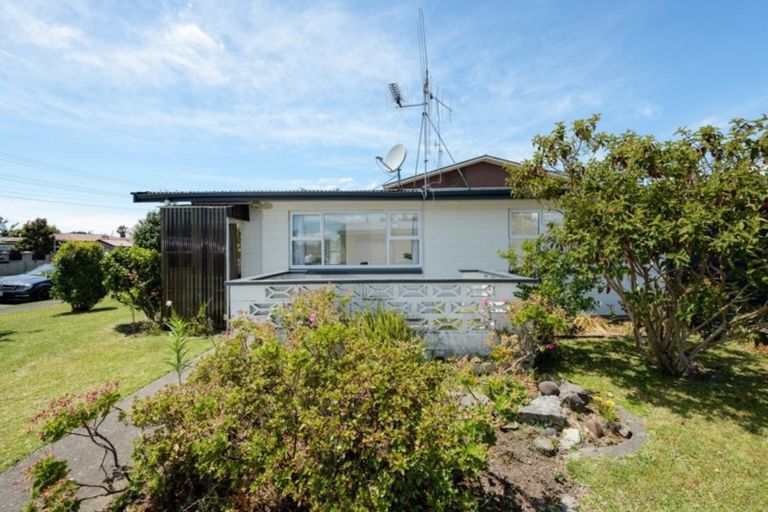 Photo of property in 1/92 Ngatai Road, Otumoetai, Tauranga, 3110