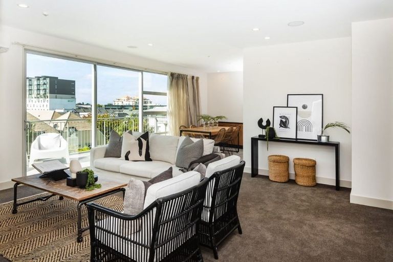 Photo of property in Braemar Apartments, 6/2 Cranmer Square, Christchurch Central, Christchurch, 8013