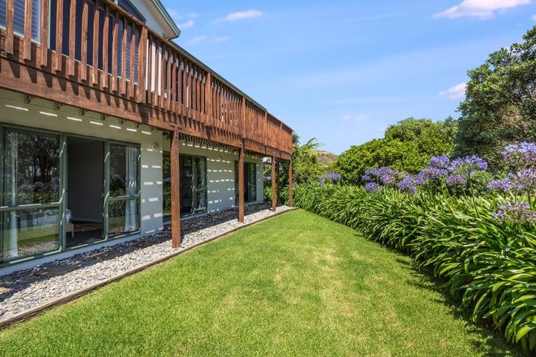 Photo of property in 56 Kakariki Grove, Waikanae, 5036