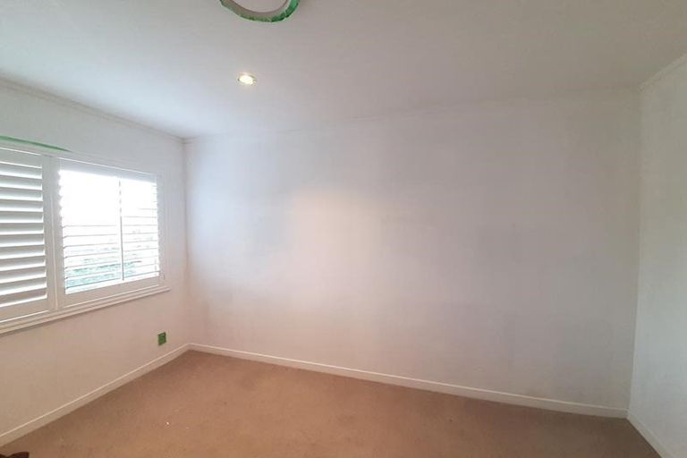 Photo of property in 1/34 Glamorgan Drive, Torbay, Auckland, 0630