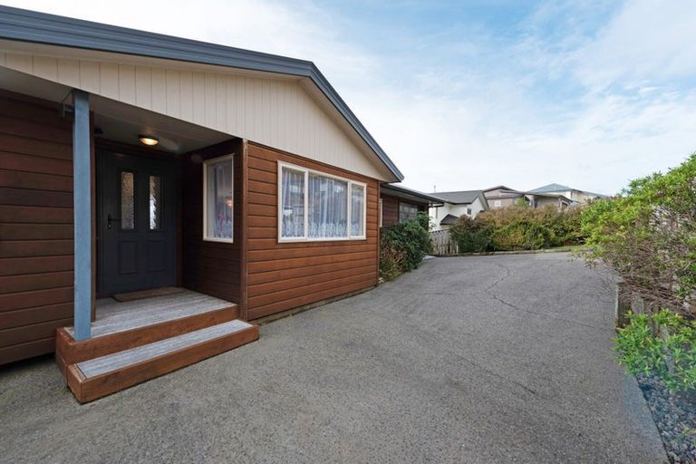 Photo of property in 26 Comber Place, Johnsonville, Wellington, 6037